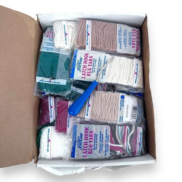 Latch Hook Kit J&P Coats 1998 Christmas Puppy 20" x 27" Art 25518 New Open Box - Picture 4 of 15